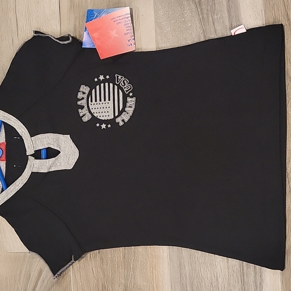 Girls skate top size small